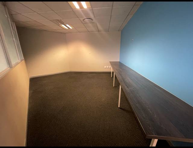 542M² OFFICE TO LET IN PARKTOWN